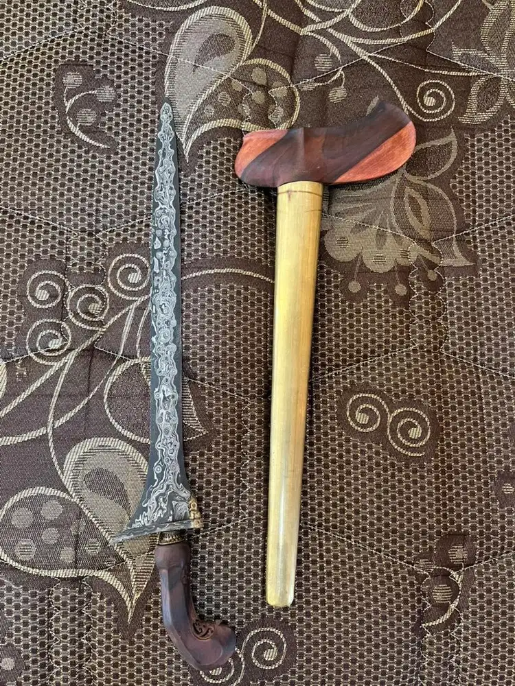 Keris Dhapur Brojol
