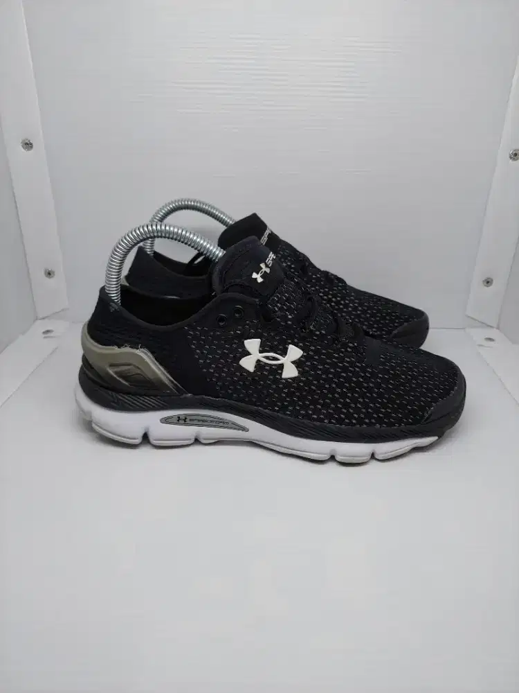 Under Armour SpeedForm Intake 2 - Size 38,5