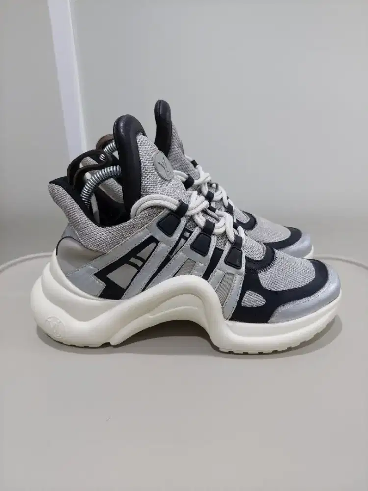 Sepatu Louis Vuitton LV Archlight - Size 40