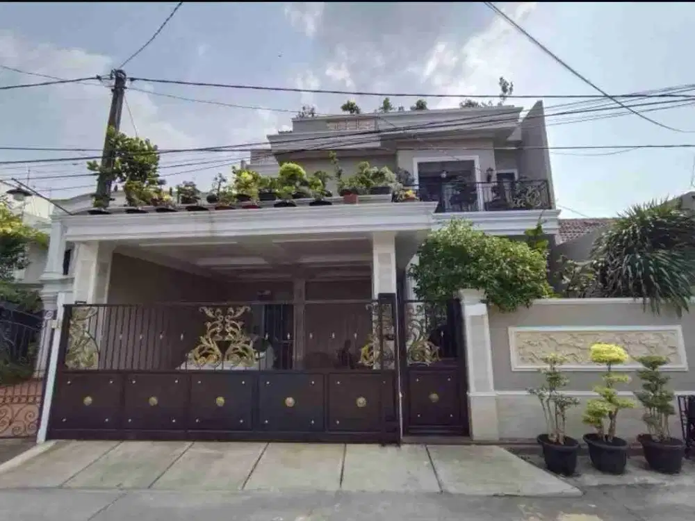 Dijual rumah di Pekayon Bekasi Selatan ada kolam renang full renov s