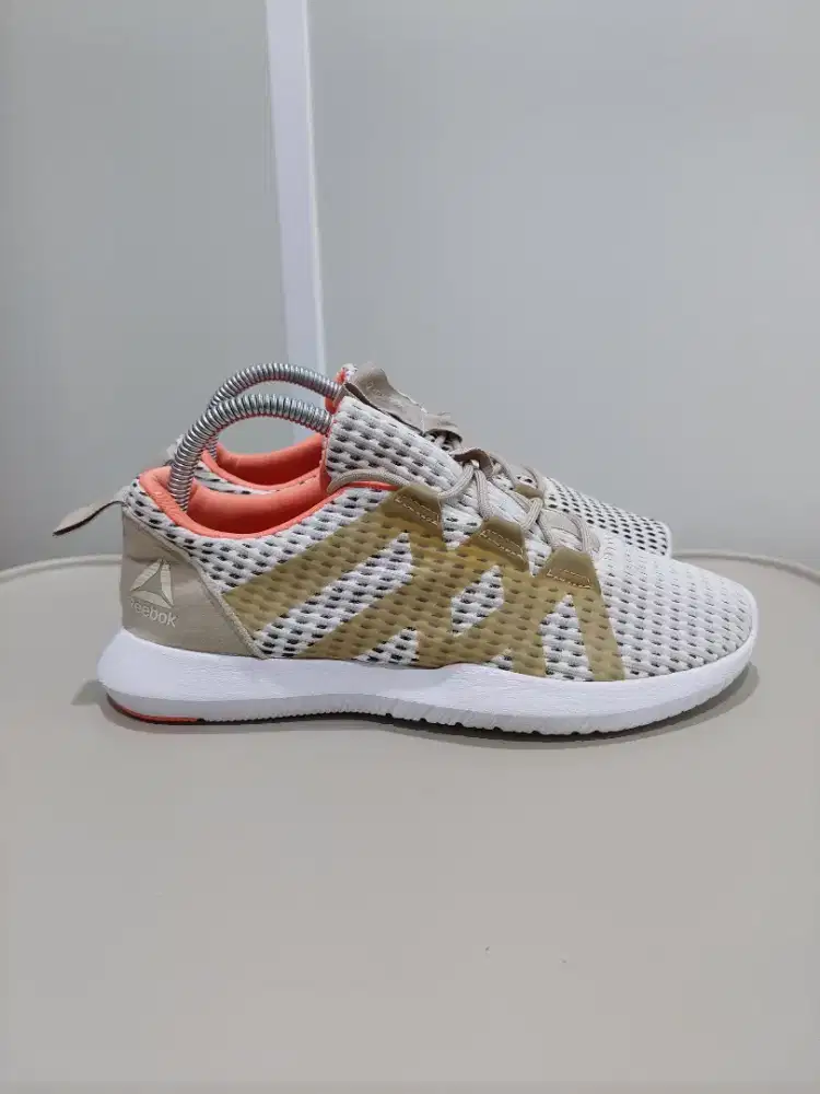 Sepatu Reebok Reago Pulse Sneakers - Size 38