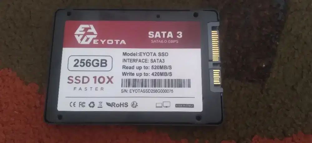 Ssd Sata 256GB merk Eyota