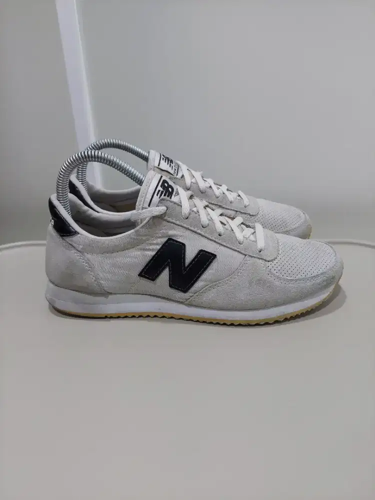 Sepatu New Balance WL220 - Size 37,5
