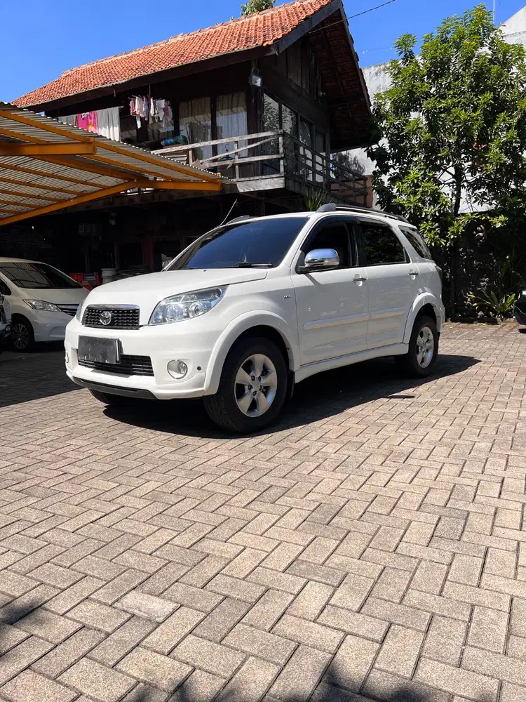 toyota rush S  (terawat sekali!)