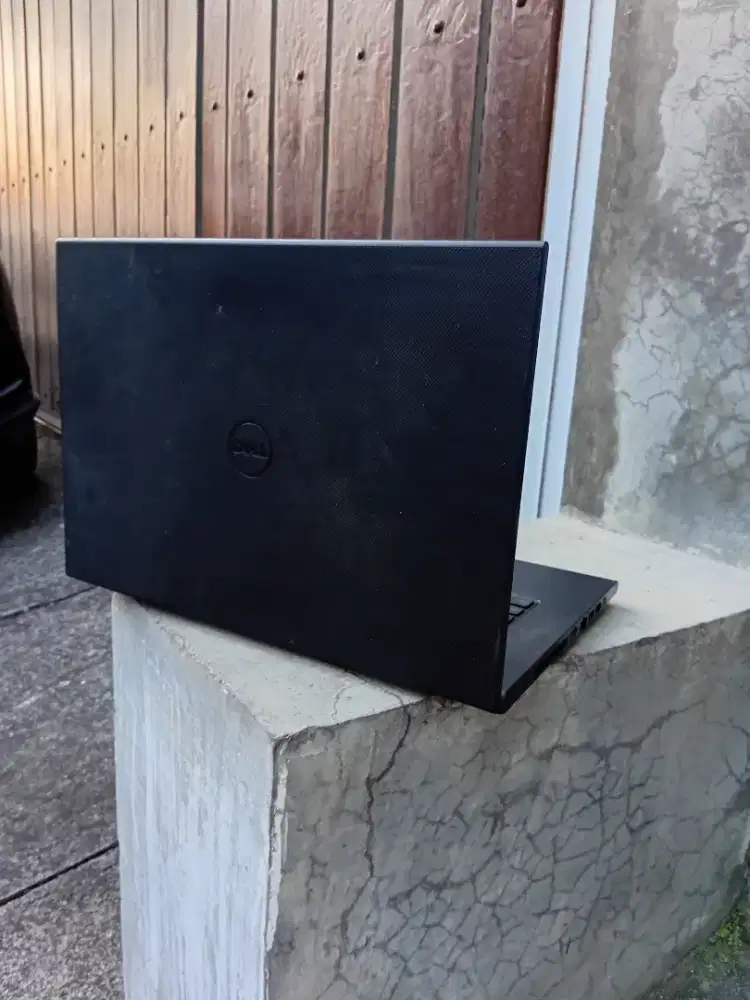 Laptop Dell Slim