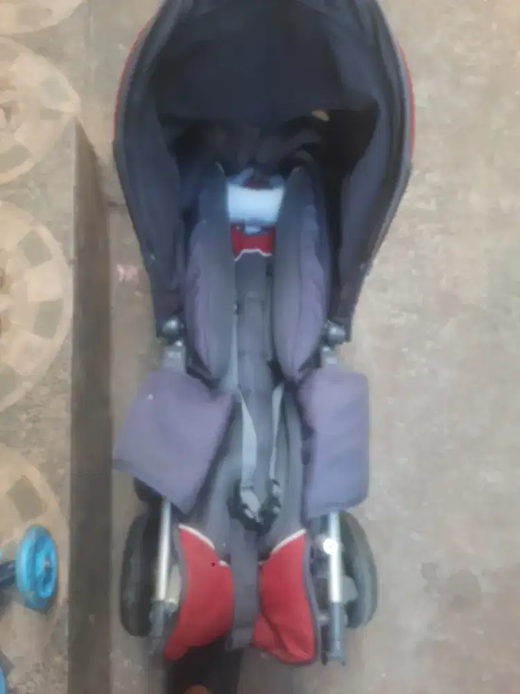 STROLLER BEKAS MERK ELLE