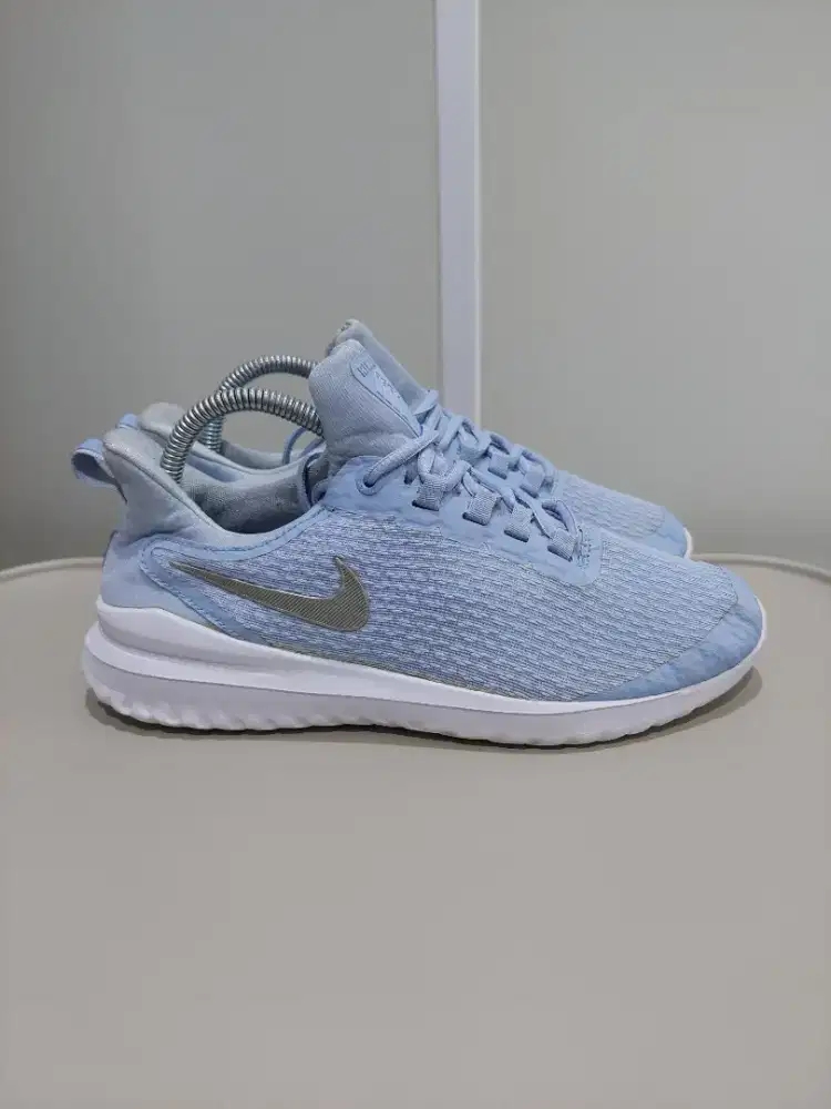 Sepatu Running Nike Renew Rival - Size 39