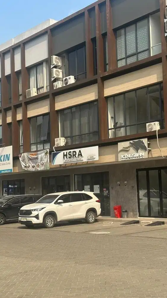 Disewakan ruko 3 lantai