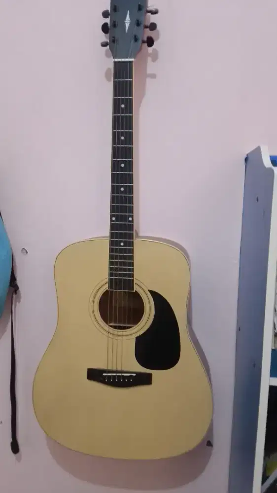 Gitar jarang pake beli dari baru