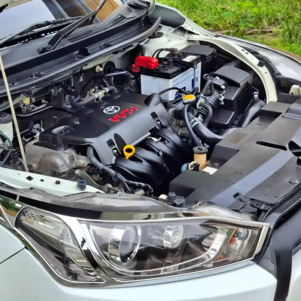 TOYOTA NEW YARIS AT 1.5 G MATIC 2015 PUTIH SUPER