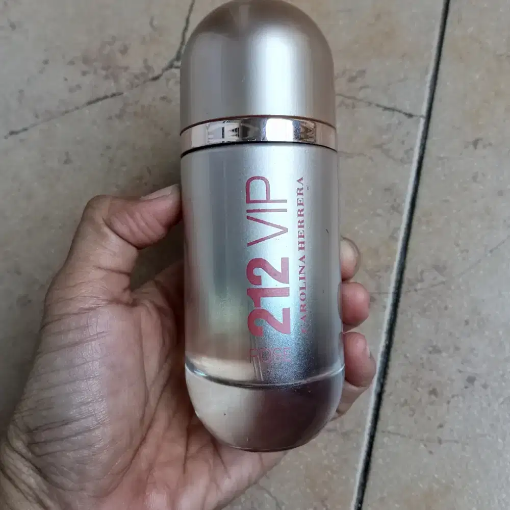 Sale Carolina Herrera  212 VIP rose