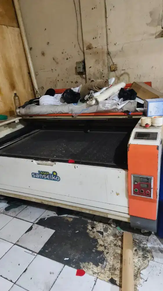 Mesin lasear cutting