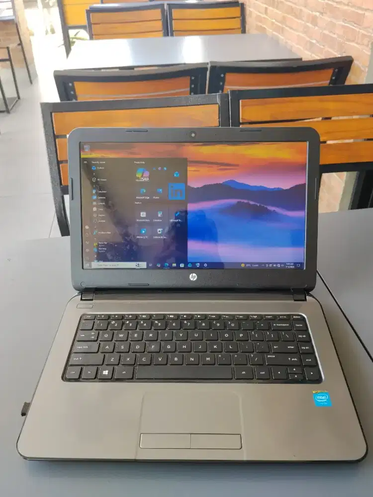 Dijual Laptop HP RAM 4gb, seperti baru