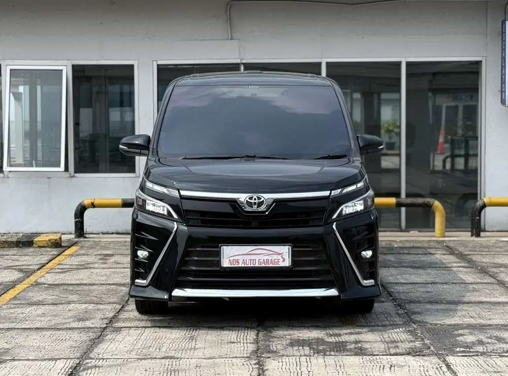 Toyota Voxy 2019