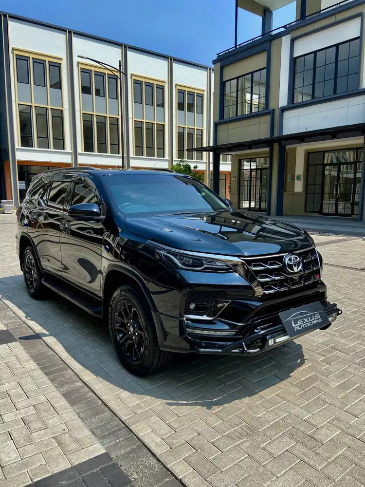 FORTUNER GR 2.8 NO PR KONDISI ISTIMEWA BANYAK BONUS TAMBAHAN ODO 63RB
