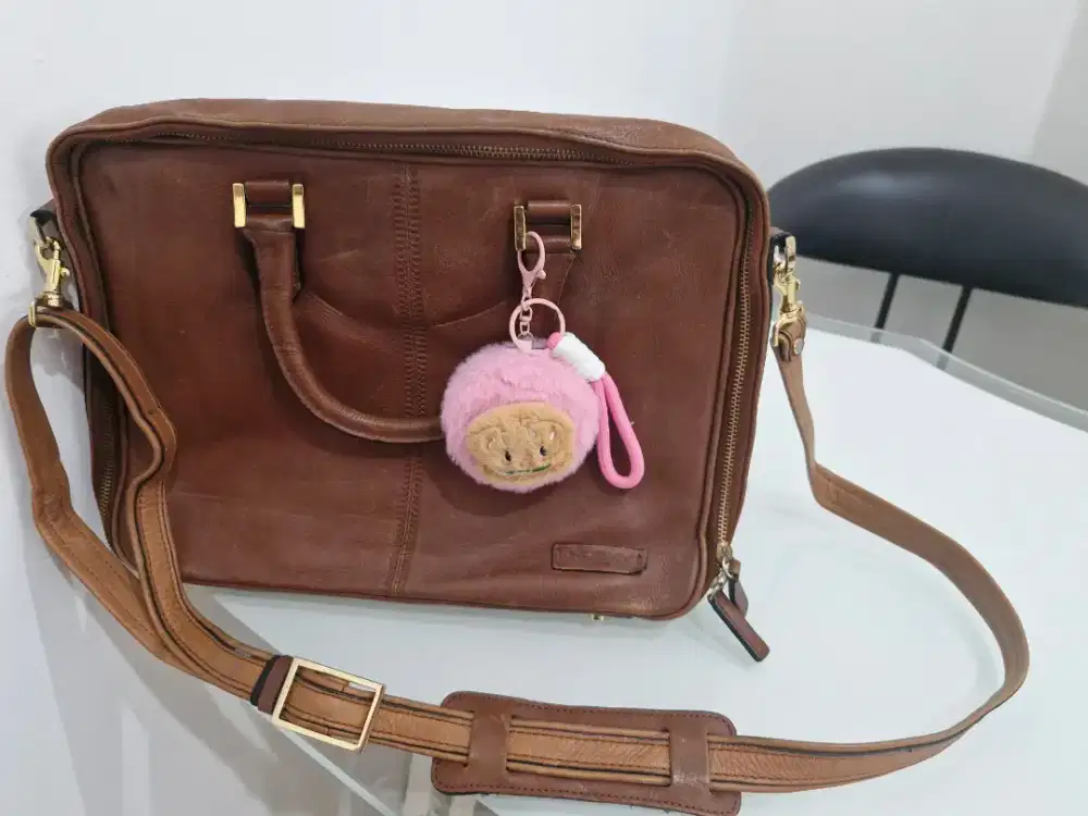 Tas Laptop/Kerja Kulit Asli brand Husky Coklat Unisex.