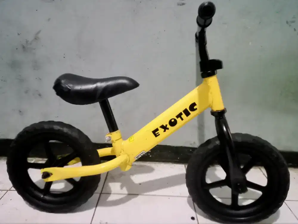 Dijual sepeda balance bike anak merk EXOTIC kondisi masih bagus normal