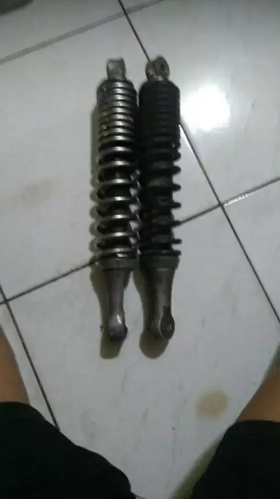 Shockbreaker belakang honda