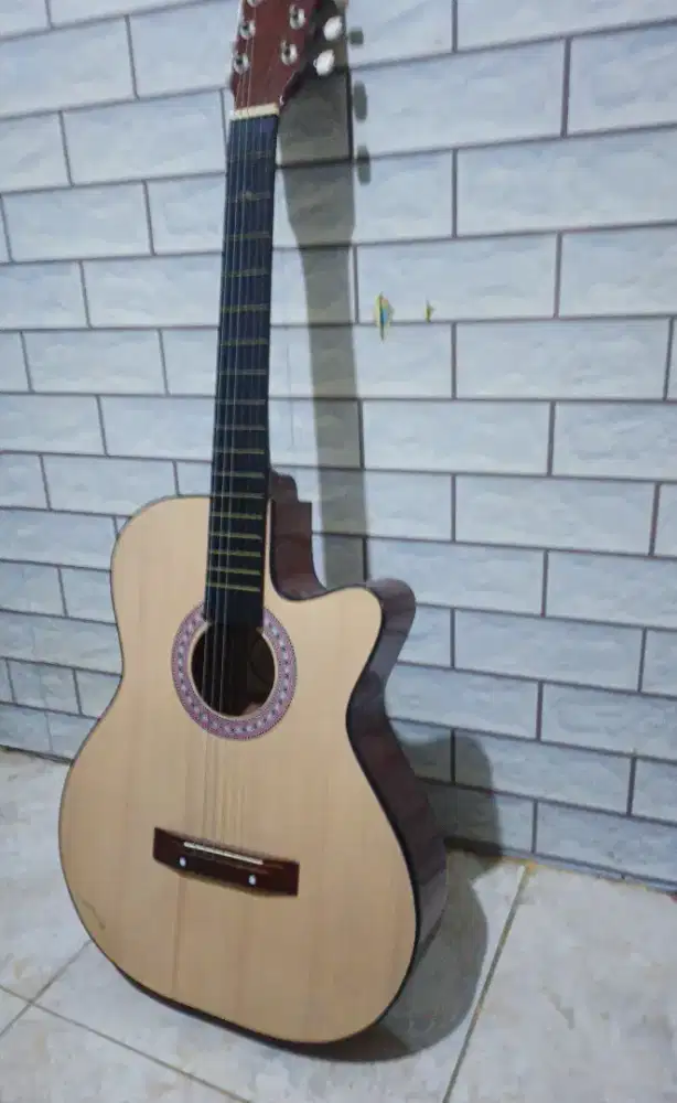 Gitar Akustik Yamaha