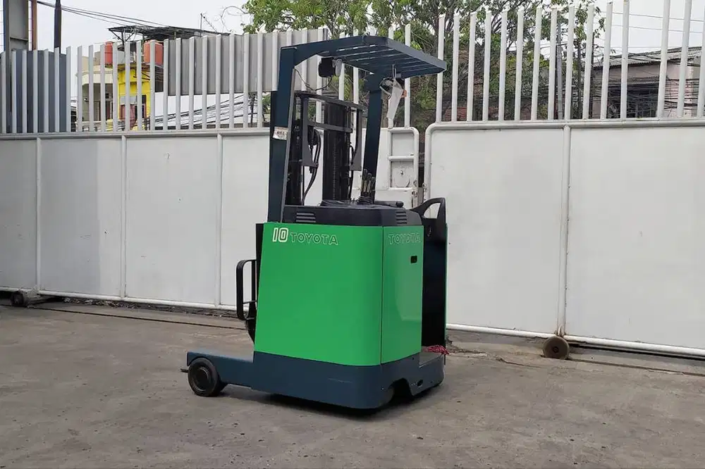 Forklift Reach Truck Elektrik 1 Ton Toyota