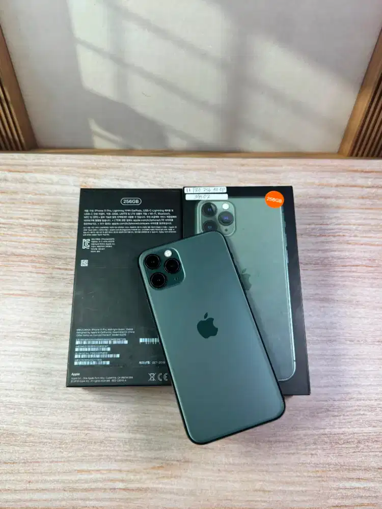 Iphone 11 pro green