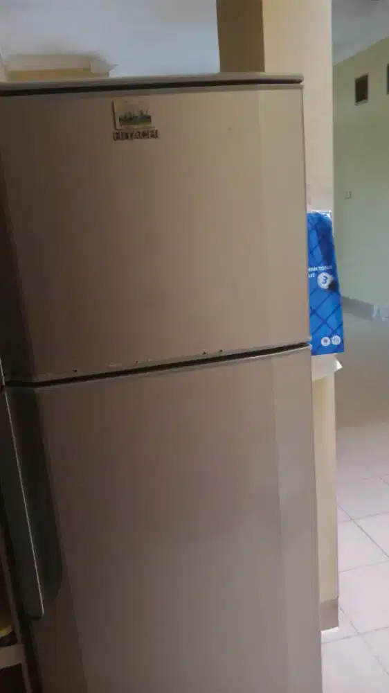 Kulkas 2 pintu HITACHI