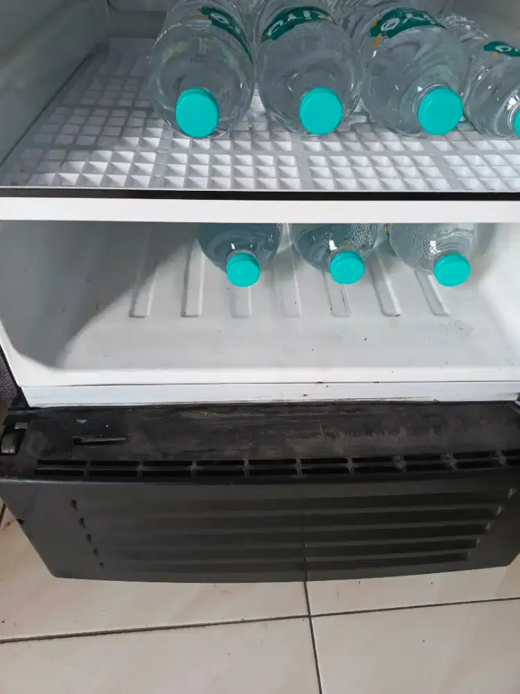 Mau jual chiller bagus mulus