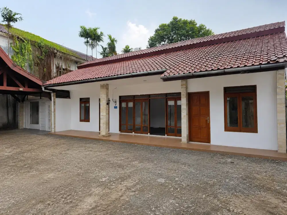 Siapa Cepat Dia Pakai Rumah Siap Huni Cocok Kantor dan Hunian Parkiran Luas Dekat Tol Jorr dan Mall The Park Pejaten Jati Padang Jakarta Selatan