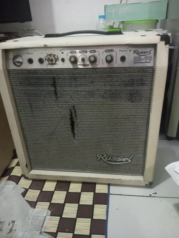 Ampli bas Russel RB90