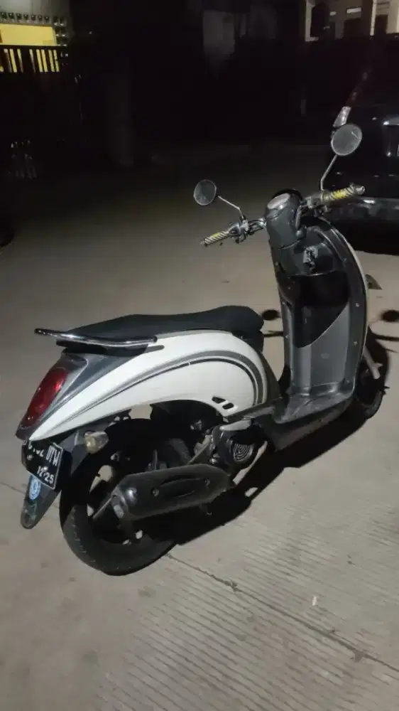 Dijual honda scoopy 2010 5juta 4rts nego tipis