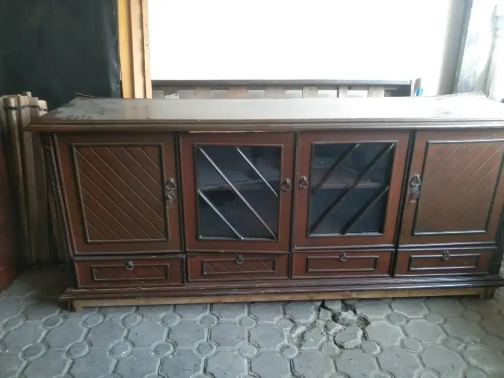 lemari tv dijual apa adanya