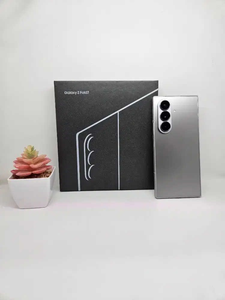 Samsung galaxy Z Fold 7 12/512 SEIN 26 Oktober 2026 Fullset (Silver)
