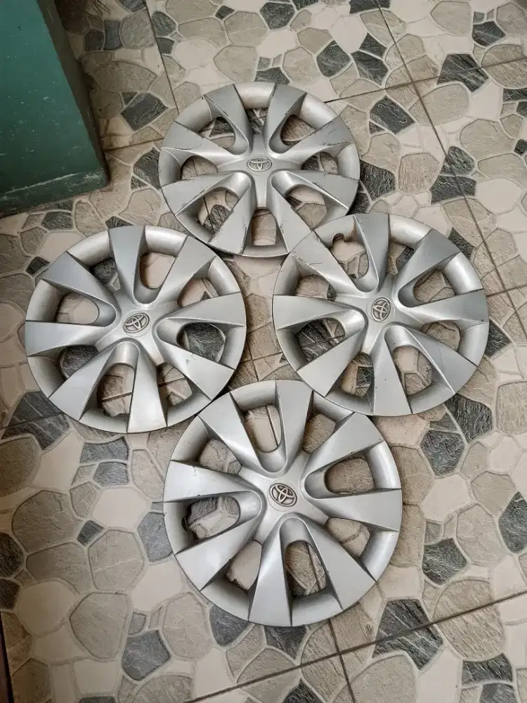 Tutup Dop velg toyota Avanza