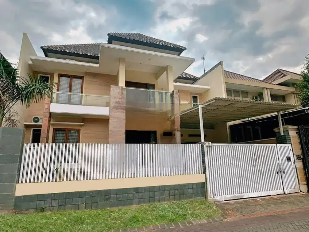Rumah 2 Lantai Bagus Furnished di Citraland Utama Siap Huni
