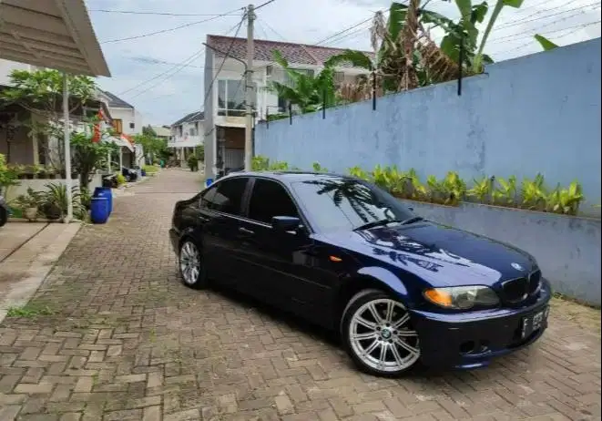 Di Jual Mobil BMW e46 318i Facelift