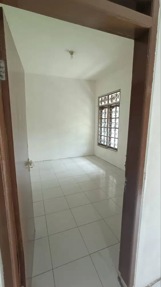 Disewakan Rumah 1 Lantai Bersih Putih Di Antapani Bandung