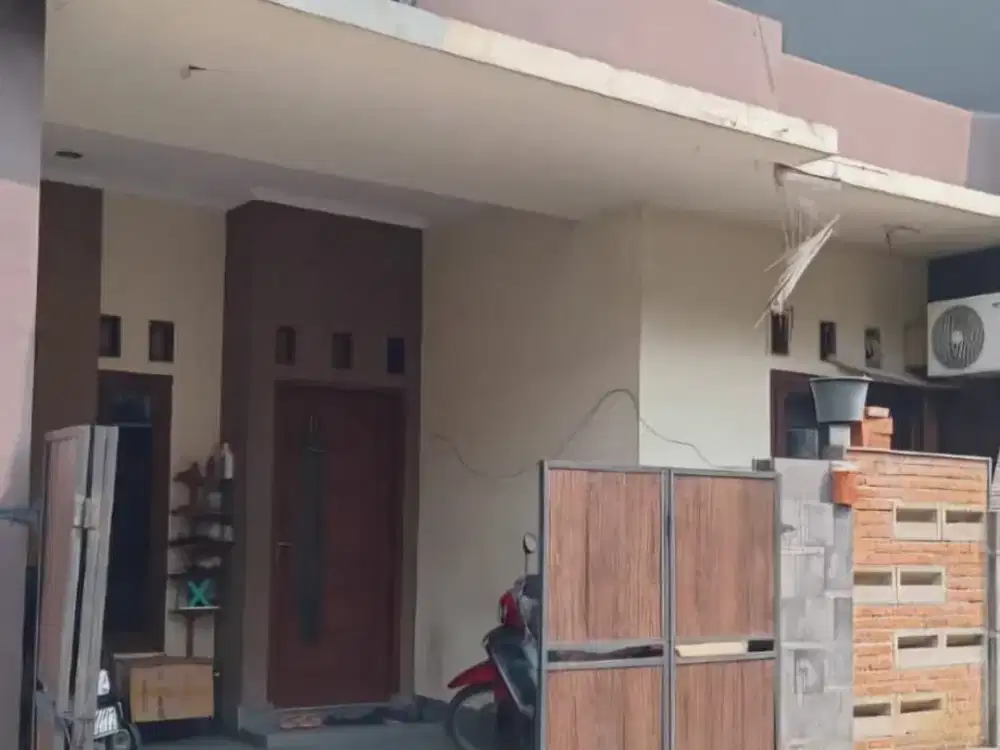 RUMAH MURAH DALAM KOMPLEK DEKAT SUMMARECON MALL di BEKASI UTARA