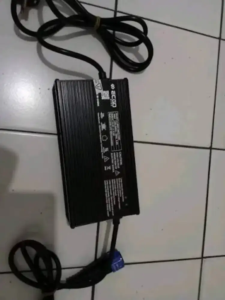 jual charger Ecgo like new