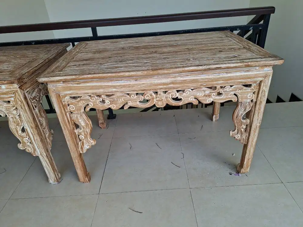 Wood curve table