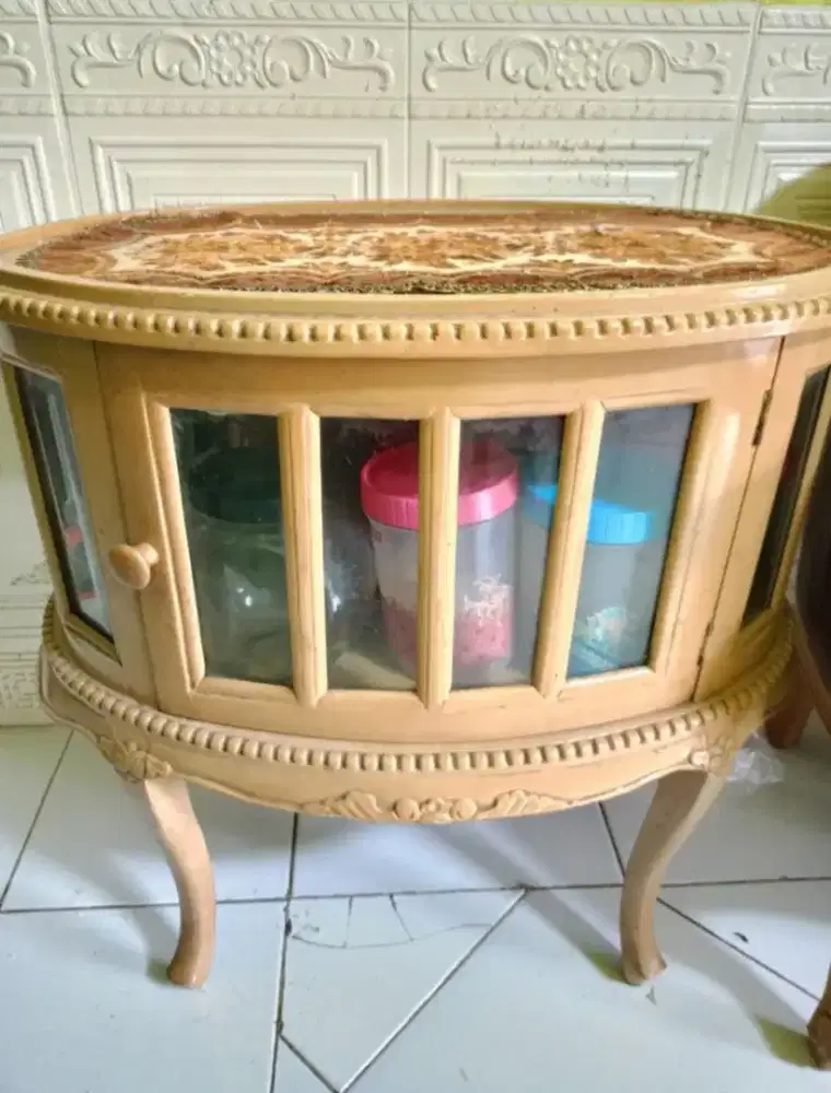 Meja konsol kayu antik oval estetik bisa jadi lemari penyimpanan