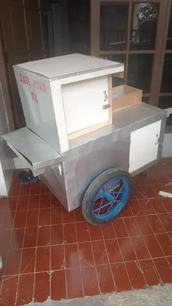 Dijual gerobak kecil untuk cilok, sate, bakso