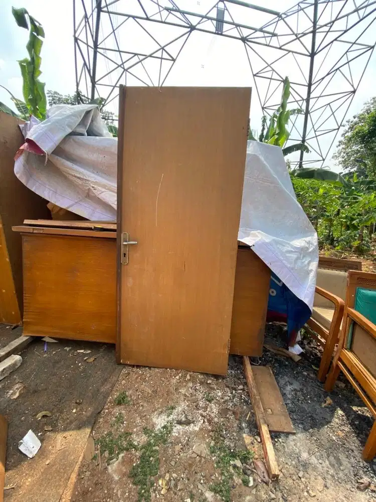 Daun pintu kamar