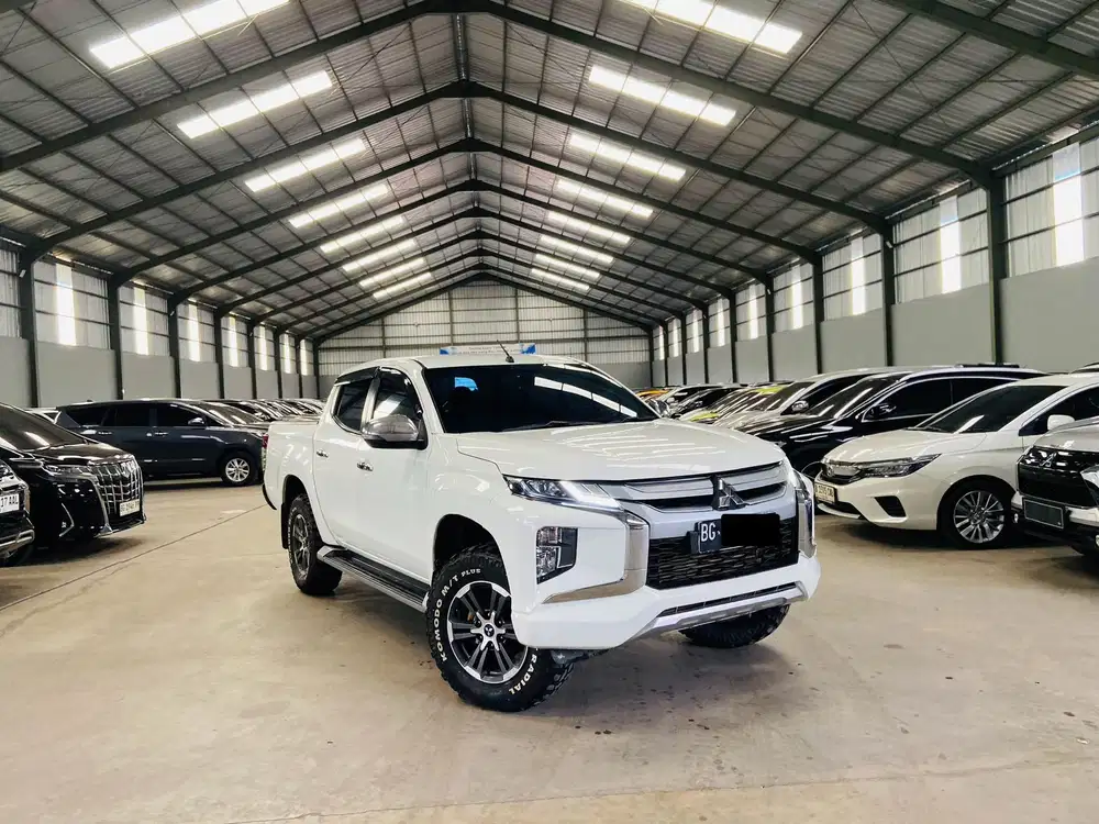 Mitsubishi Triton Exceed DC 4X4 2022 / 2023 MT Manual, Sangat terawat