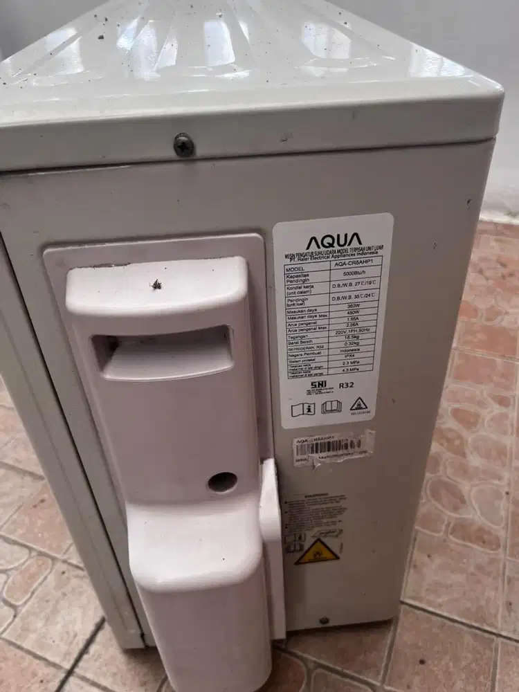 AQUA ac 1/2 pk warna putih