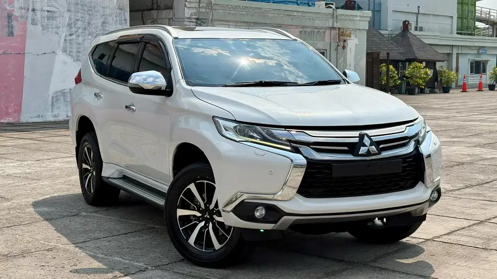 [KM 50.000AN]MITSUBISHI PAJERO SPORT DAKAR AT PUTIH 2018