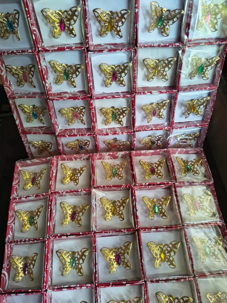 Souvenir Bros kupu warnaemas