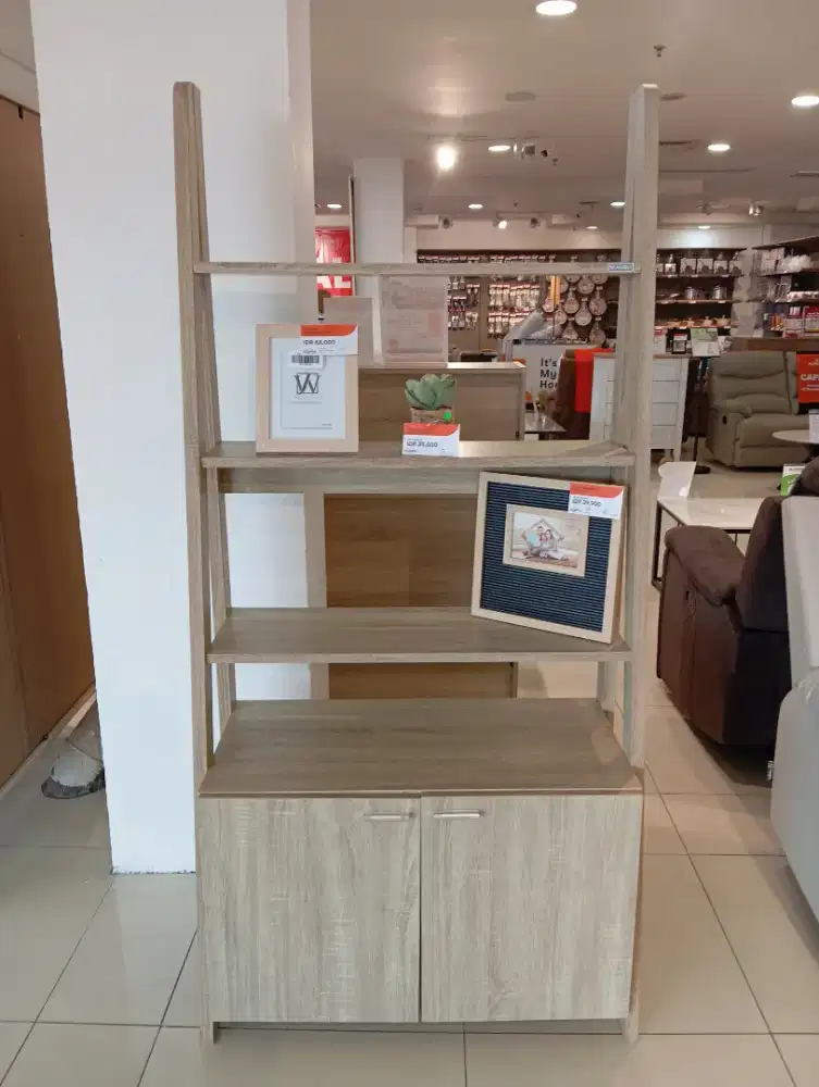 Display cabinet Tangga