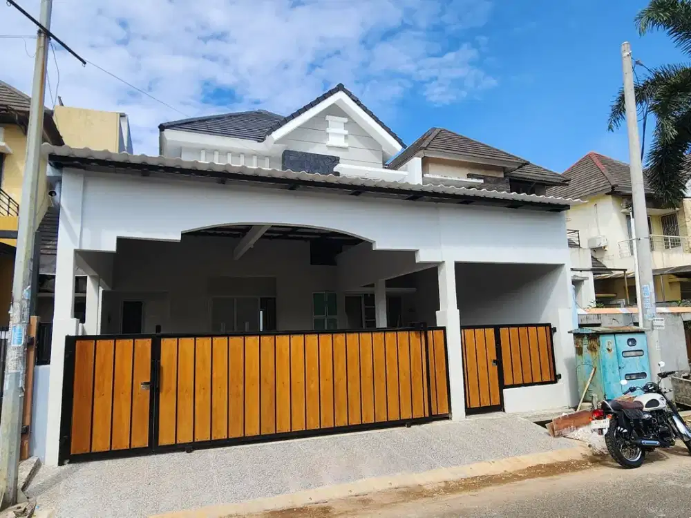 Dijual Rumah SHM 2 Lantai di Perumahan Serpong Park Boulevard, Serpong, Tangerang