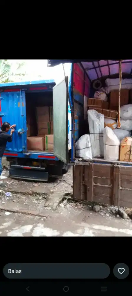 Dibutuhkan kurir paket
