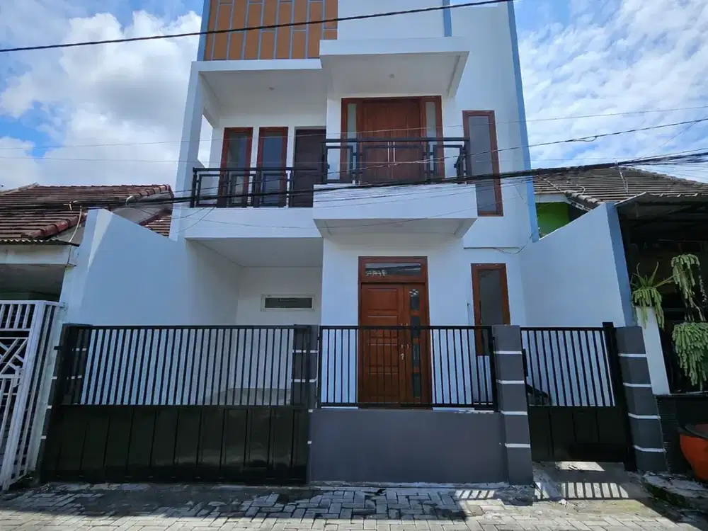 Rumah Eksklusif 2 Lantai di Kawasan Archapada. Dekat Universitas UB, UM, Politeknik Negeri Malang (Polinema),  RS UB. MLG00070